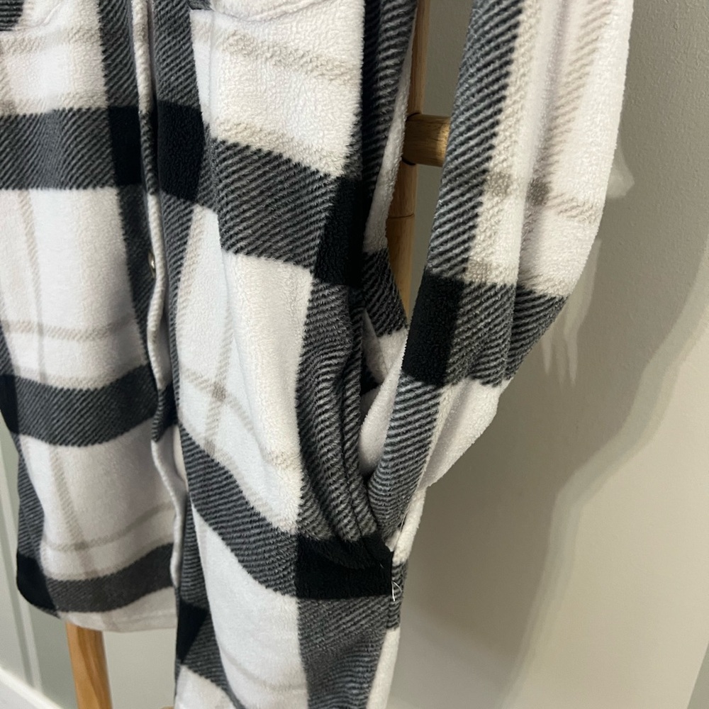just be Black and White Plaid Flannel Shacket - Picture 2 of 7